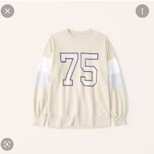 Ambercrombie & Fitch Oversized Boyfriend Graphic Sweatshirt